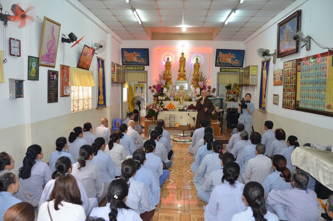 The  praying ceremony for rebirth and releasing creatures in Can Tho.