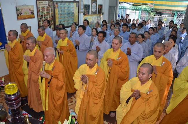 The  praying ceremony for rebirth and releasing creatures in Can Tho.