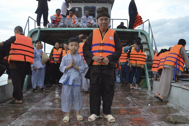 The  praying ceremony for rebirth and releasing creatures in Can Tho.