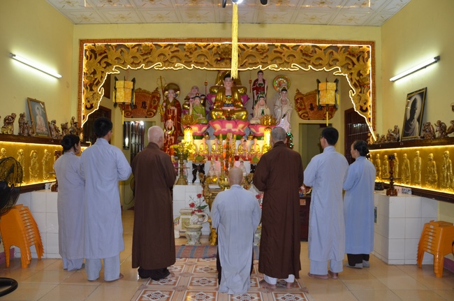 Supporting to cancer treatment for a Nun at  Phuoc Buu Pagoda