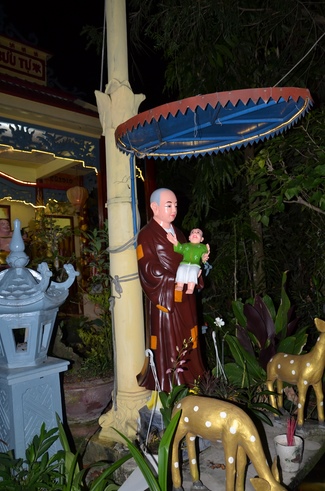 Supporting to cancer treatment for a Nun at  Phuoc Buu Pagoda