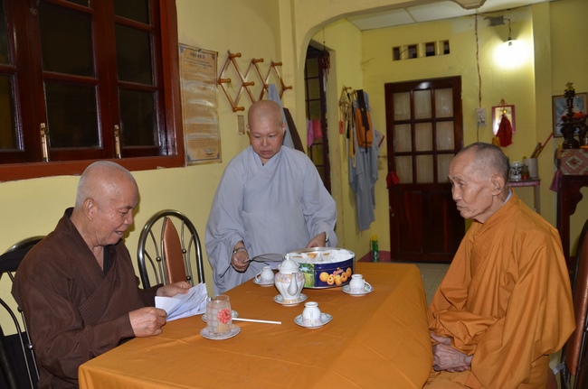Supporting to cancer treatment for a Nun at  Phuoc Buu Pagoda