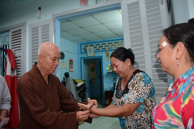 Supporting to cancer treatment for a Nun at  Phuoc Buu Pagoda