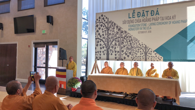 Lễ đặt đá xây dựng chùa Hoằng Pháp tại Hoa Kỳ