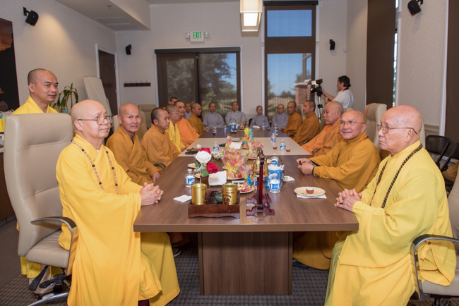 Lễ đặt đá xây dựng chùa Hoằng Pháp tại Hoa Kỳ