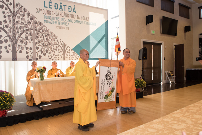 Lễ đặt đá xây dựng chùa Hoằng Pháp tại Hoa Kỳ