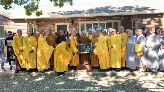 Lễ đặt đá xây dựng chùa Hoằng Pháp tại Hoa Kỳ