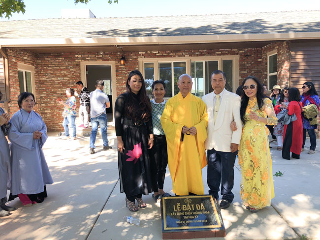 Lễ đặt đá xây dựng chùa Hoằng Pháp tại Hoa Kỳ