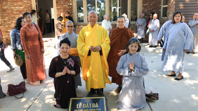 Lễ đặt đá xây dựng chùa Hoằng Pháp tại Hoa Kỳ