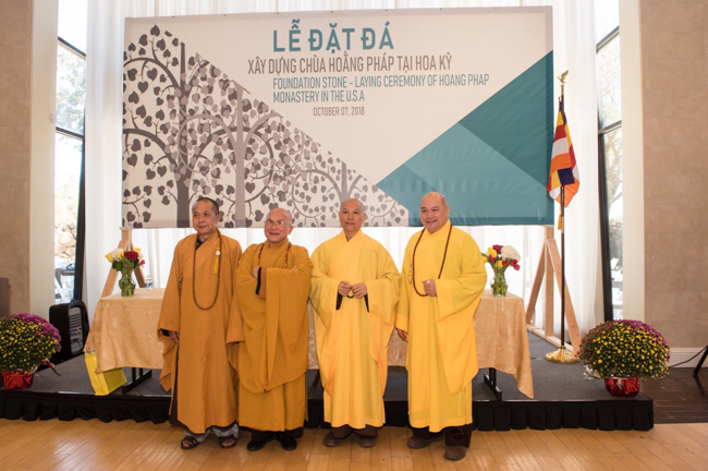 Lễ đặt đá xây dựng chùa Hoằng Pháp tại Hoa Kỳ