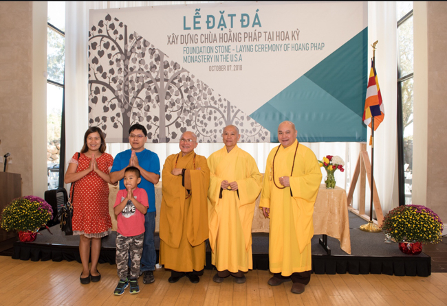 Lễ đặt đá xây dựng chùa Hoằng Pháp tại Hoa Kỳ