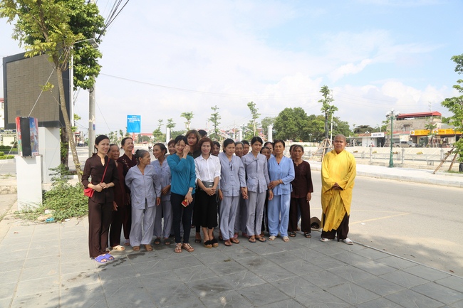 Phóng sanh và phát cơm chay tại Thanh Hóa