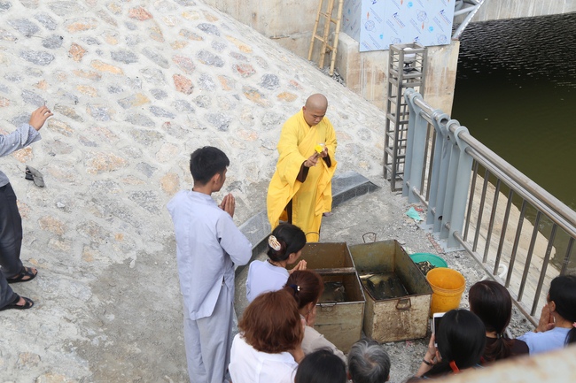 Phóng sanh và phát cơm chay tại Thanh Hóa