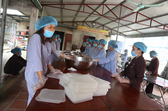 Phóng sanh và phát cơm chay tại Thanh Hóa