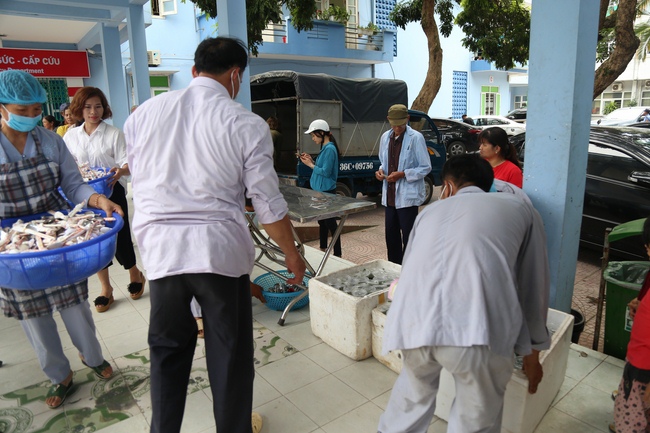 Phóng sanh và phát cơm chay tại Thanh Hóa