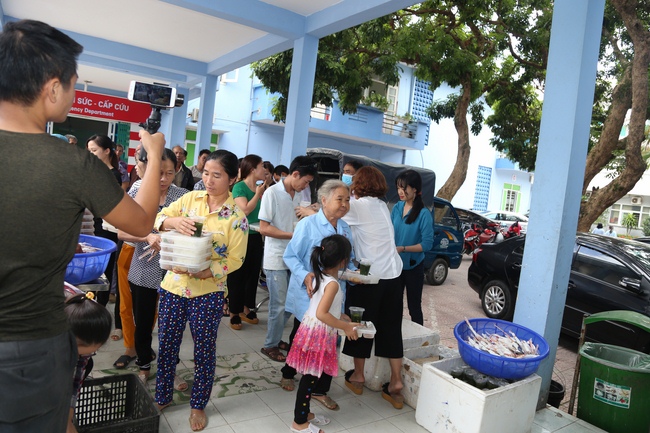 Phóng sanh và phát cơm chay tại Thanh Hóa