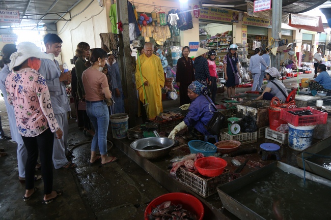 Phóng sanh và phát cơm chay tại Thanh Hóa