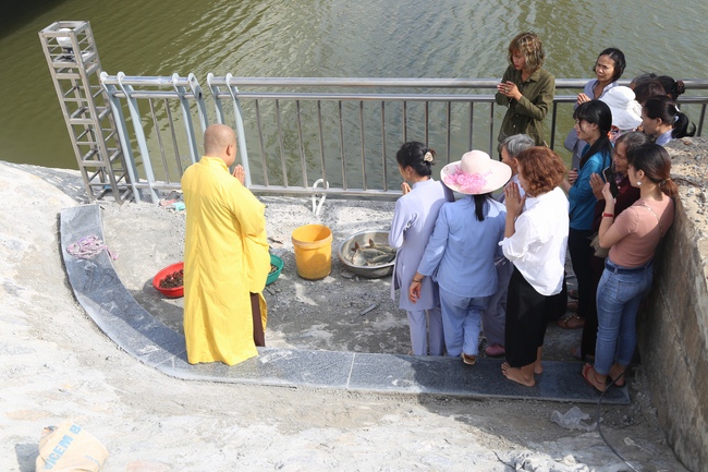 Phóng sanh và phát cơm chay tại Thanh Hóa