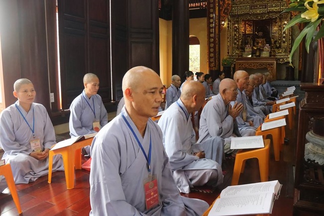 Forty-four Buddhists Joined in Prarajyà at Ten-day Course at Hoa Phuc Pagoda.