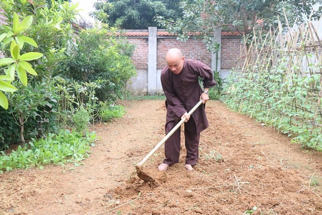 Forty-four Buddhists Joined in Prarajyà at Ten-day Course at Hoa Phuc Pagoda.