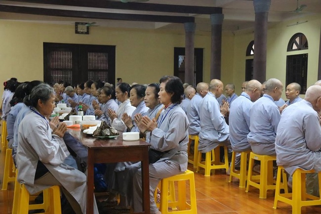 Forty-four Buddhists Joined in Prarajyà at Ten-day Course at Hoa Phuc Pagoda.