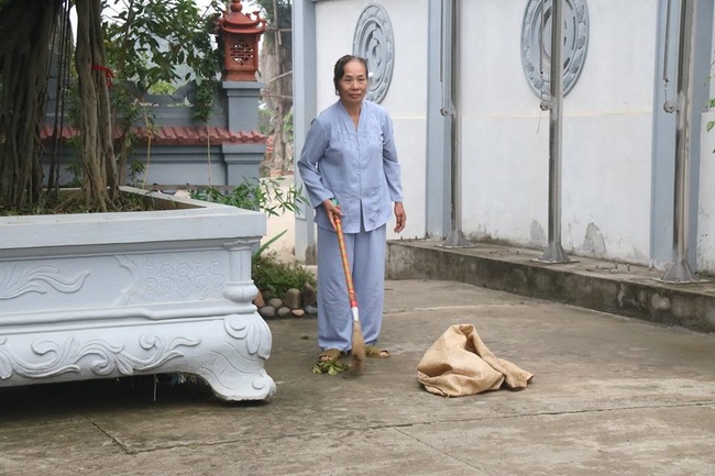 Forty-four Buddhists Joined in Prarajyà at Ten-day Course at Hoa Phuc Pagoda.