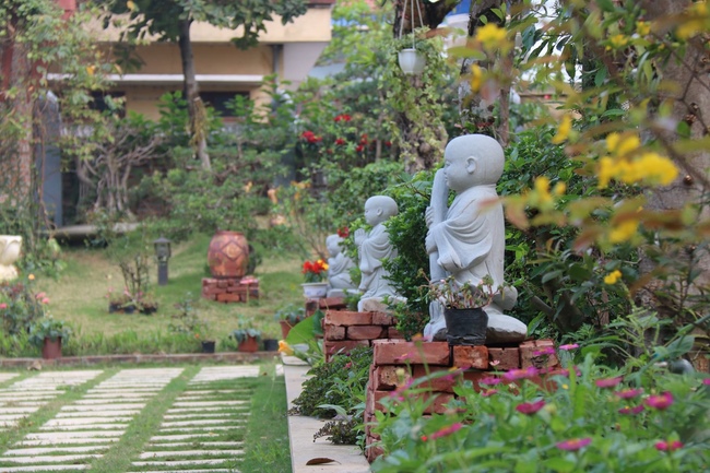 Forty-four Buddhists Joined in Prarajyà at Ten-day Course at Hoa Phuc Pagoda.