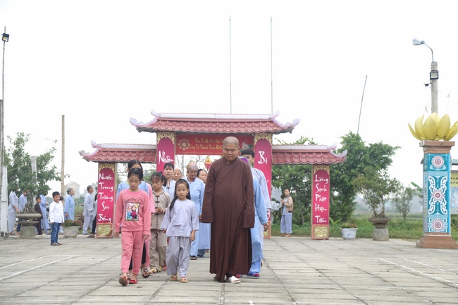 Re-learning majesty of the Buddha's disciple