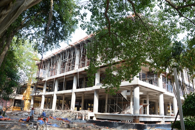Concrete Pouring the 4th  Floor of the Multifunctional Building
