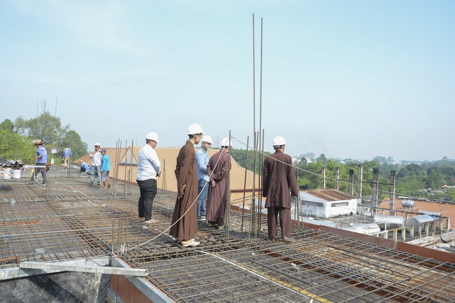 Concrete Pouring the 4th  Floor of the Multifunctional Building