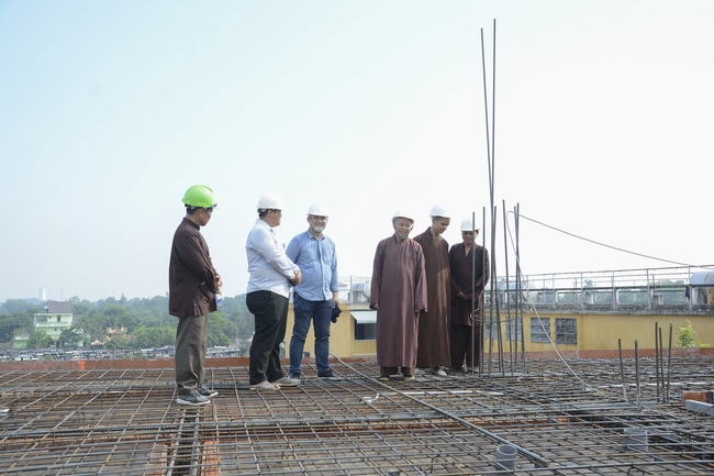 Concrete Pouring the 4th  Floor of the Multifunctional Building