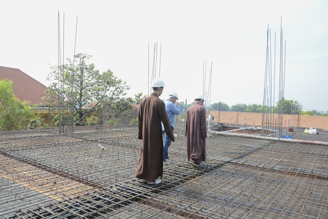 Concrete Pouring the 4th  Floor of the Multifunctional Building