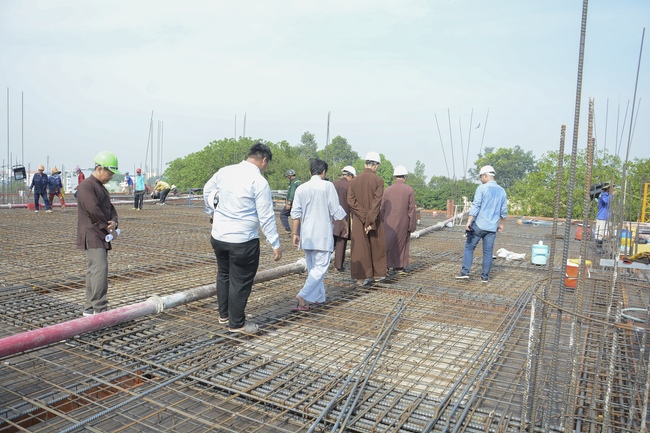 Concrete Pouring the 4th  Floor of the Multifunctional Building