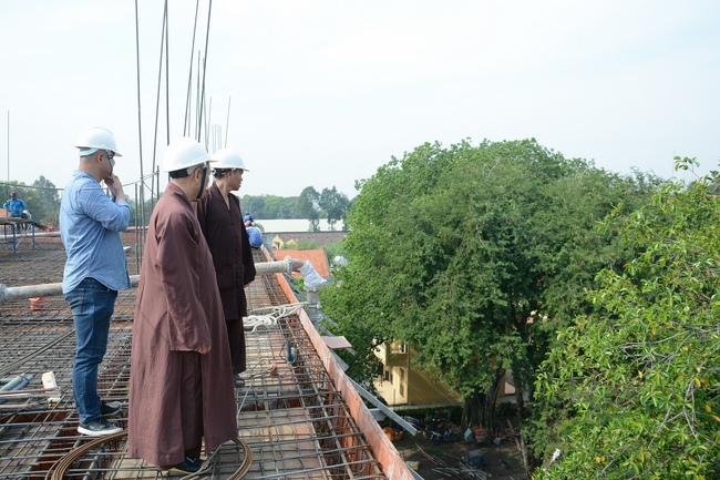 Concrete Pouring the 4th  Floor of the Multifunctional Building