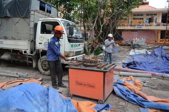 Concrete Pouring the 4th  Floor of the Multifunctional Building