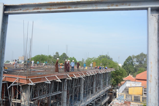 Concrete Pouring the 4th  Floor of the Multifunctional Building