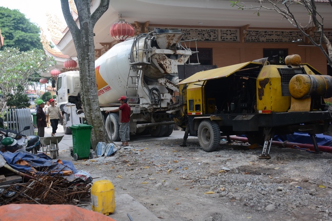 Concrete Pouring the 4th  Floor of the Multifunctional Building