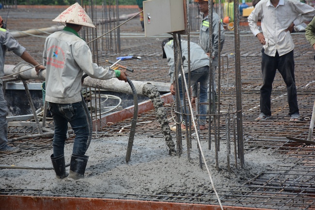 Concrete Pouring the 4th  Floor of the Multifunctional Building