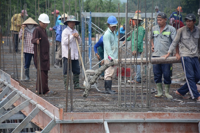 Concrete Pouring the 4th  Floor of the Multifunctional Building