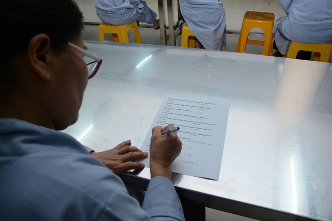 Chư Tăng và Phật tử ôn lại cuộc đời và đạo nghiệp Tổ khai sáng chùa Hoằng Pháp