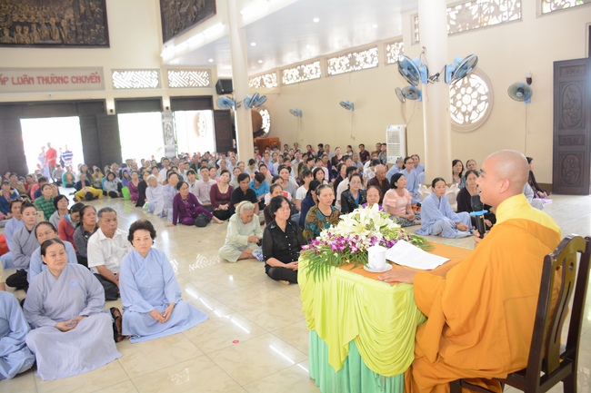 Giảng pháp ngày rằm tháng 10