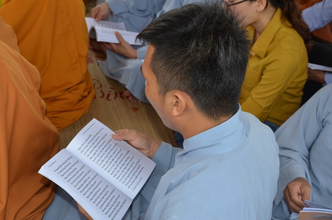 Commencement ceremony in Binh Duong and praying for safety in Can Tho.