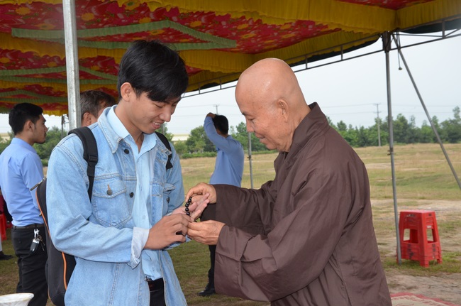 Commencement ceremony in Binh Duong and praying for safety in Can Tho.