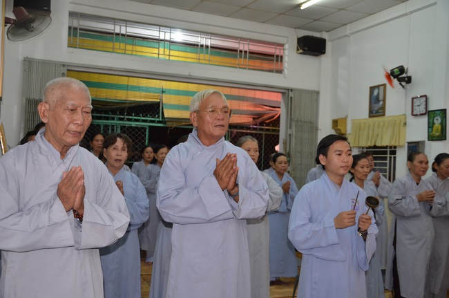 Commencement ceremony in Binh Duong and praying for safety in Can Tho.