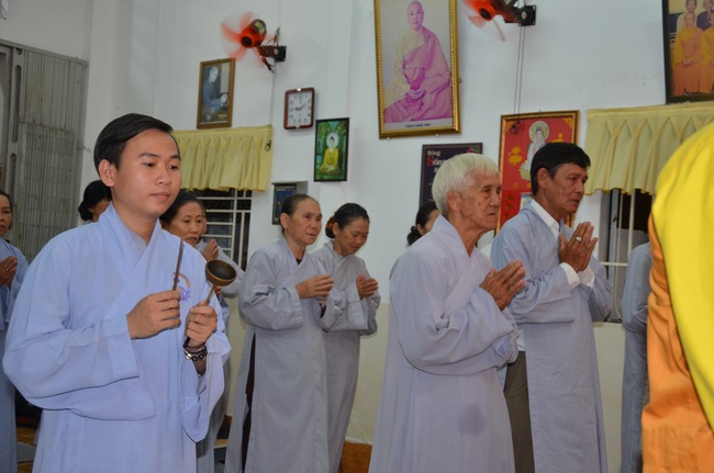 Commencement ceremony in Binh Duong and praying for safety in Can Tho.