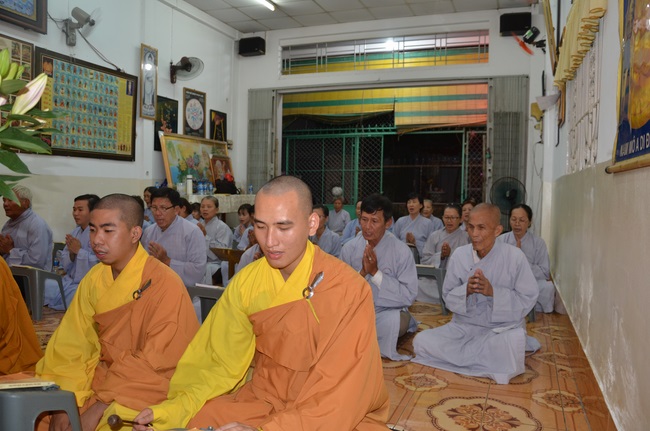 Commencement ceremony in Binh Duong and praying for safety in Can Tho.