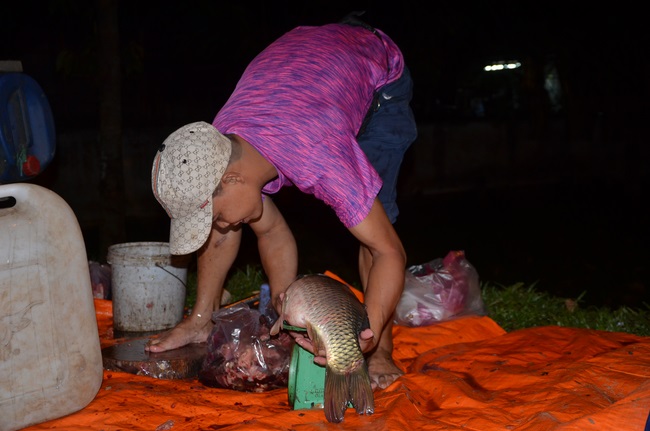 Commencement ceremony in Binh Duong and praying for safety in Can Tho.