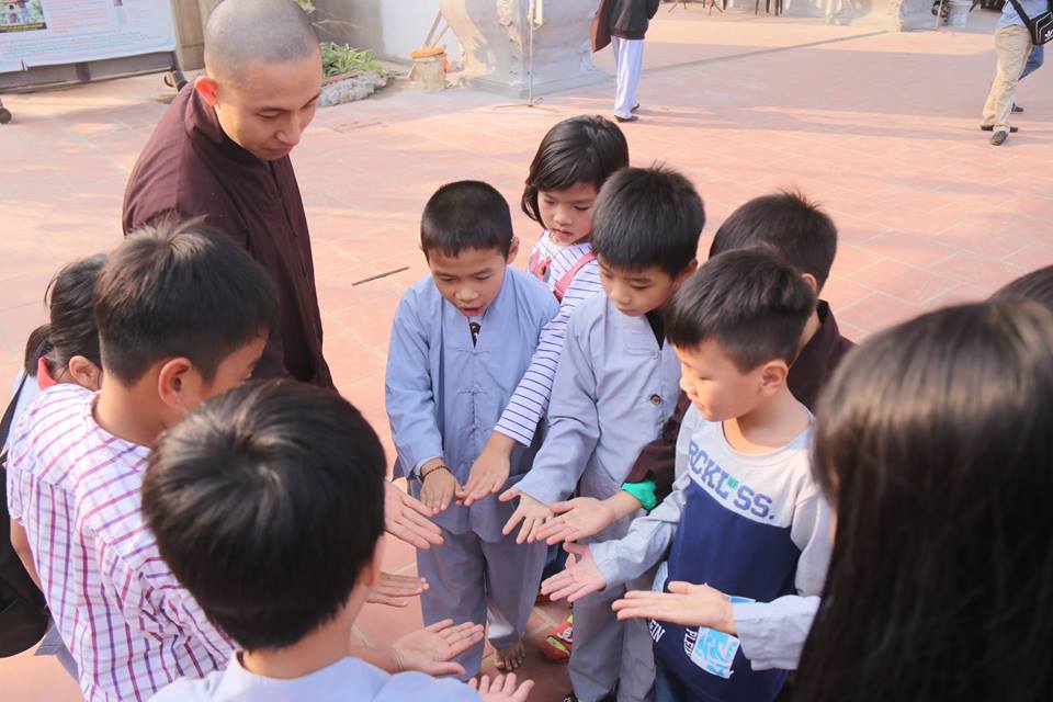 Children's smile - the playground of sowing Viet lotus seeds at Hoa Phuc pagoda