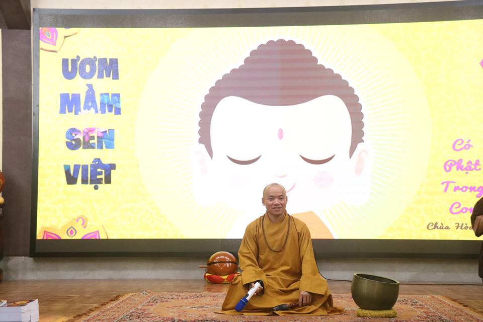 Children's smile - the playground of sowing Viet lotus seeds at Hoa Phuc pagoda
