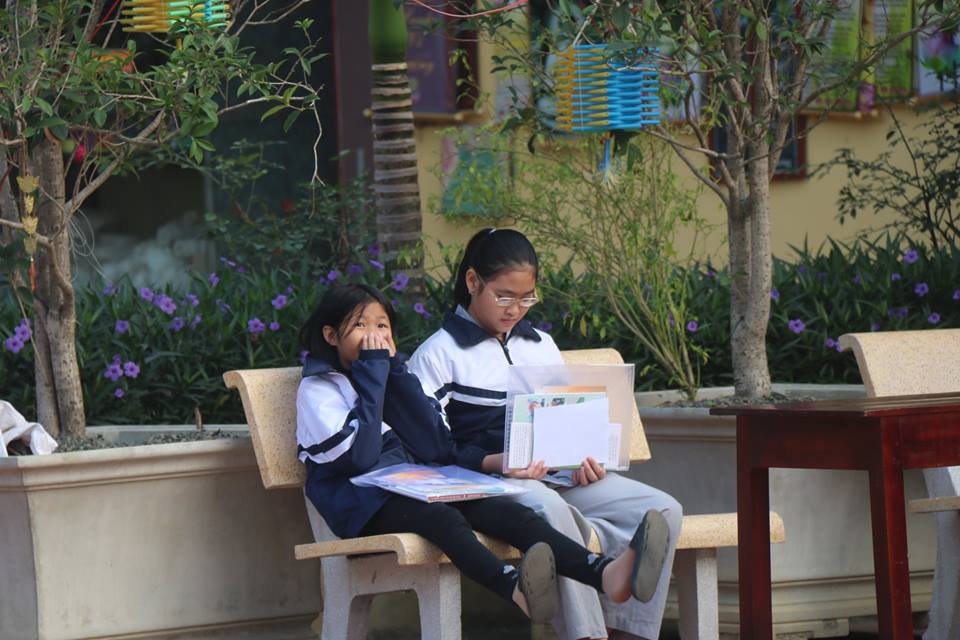 Children's smile - the playground of sowing Viet lotus seeds at Hoa Phuc pagoda